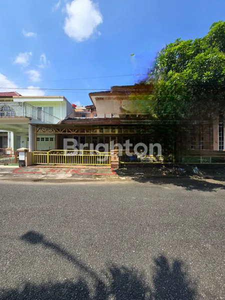 RUMAH 2 LANTAI DALAM CLUSTER PERUMAHAN ELIT BALIKPAPAN BARU