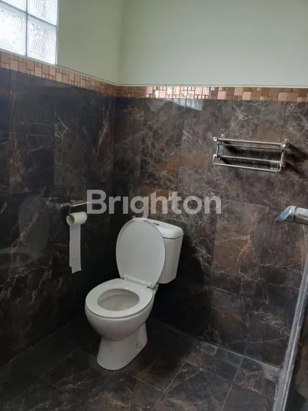 image OLD MONEY HOUSE DENGAN SENTUHAN KAYU JATI DI PASIRKUDA BOGOR (6)