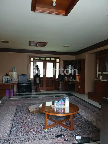 image OLD MONEY HOUSE DENGAN SENTUHAN KAYU JATI DI PASIRKUDA BOGOR (4)