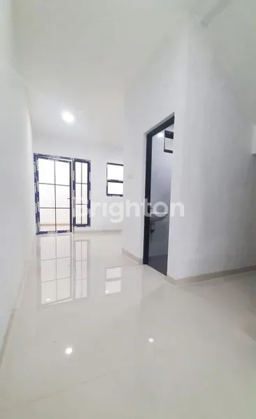 image RUMAH BARU SIAP HUNI MERUYA UTARA KEMBANGAN JAKARTA BARAT (5)