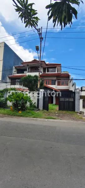 SEWA BANGUNAN KOMERSIL DEKAT RAYA DARMO, SURABAYA PUSAT