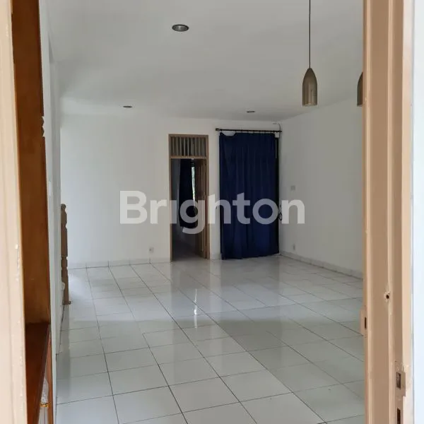 image RUMAH DI LIPPO KARAWACI TANGERANG  (2)