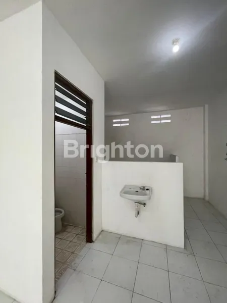 image DIJUAL RUKO 3 LANTAI DI JL. BULUH INDAH – LOKASI STRATEGIS & BANGUNAN SIAP PAKAI (4)