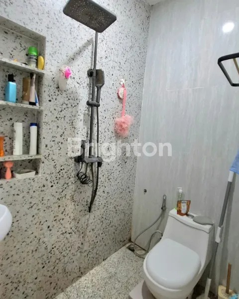 image RUMAH SEMI FURNISH, LEBAK, KENJERAN. KARANG EMPAT, PAKUWON CITY, PLOSO, 3 LANTAI, BEBAS BANJIR (4)