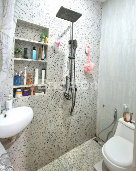 image RUMAH SEMI FURNISH, LEBAK, KENJERAN. KARANG EMPAT, PAKUWON CITY, PLOSO, 3 LANTAI, BEBAS BANJIR (5)