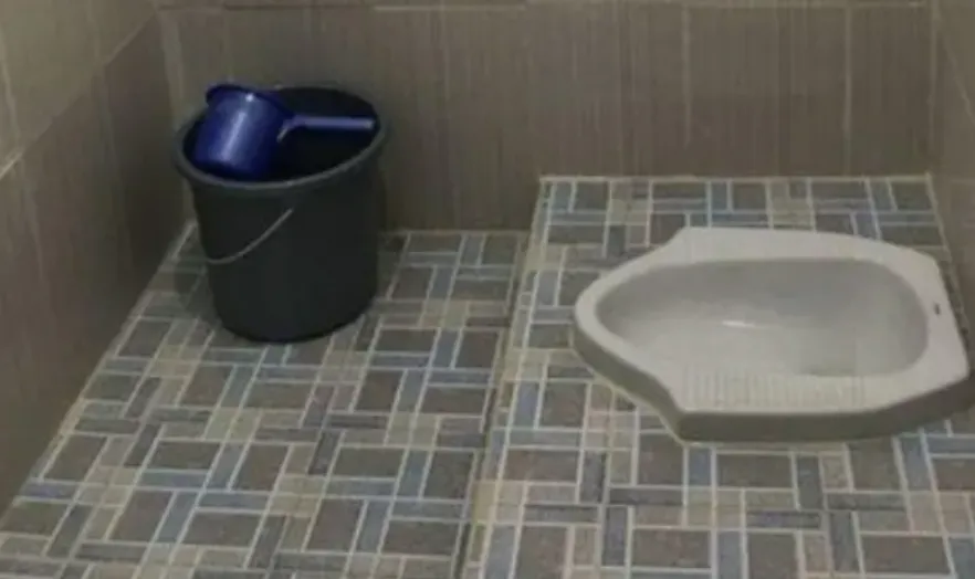 desain kamar mandi kloset jongkok
