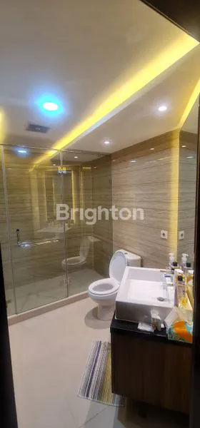 image APARTMENT MEWAH 3 BEDROOM FULL FURNISHED TENGAH KOTA SURABAYA CONNECT TUNJUNGAN PLAZA, PAKUWON CENTER (7)