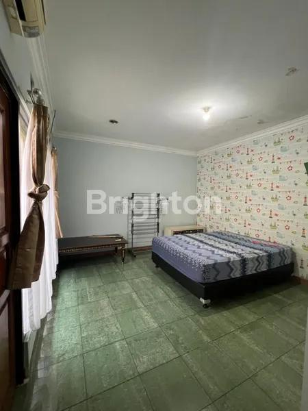 image RUMAH ASRI DI LOKASI STRATEGIS PINGGIR JALAN BSD (4)