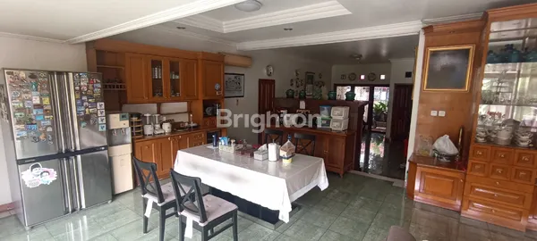 image RUMAH ASRI DI LOKASI STRATEGIS PINGGIR JALAN BSD (7)