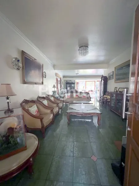 image RUMAH ASRI DI LOKASI STRATEGIS PINGGIR JALAN BSD (3)