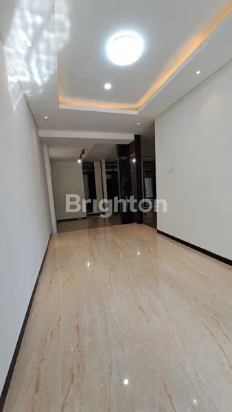 image RUMAH BARU RENOVASI, 2 LANTAI DI ARAYA MALANG (2)