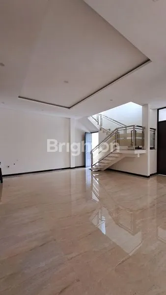 image RUMAH BARU RENOVASI, 2 LANTAI DI ARAYA MALANG (3)