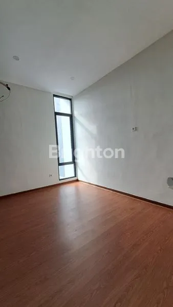 image RUMAH BARU RENOVASI, 2 LANTAI DI ARAYA MALANG (5)