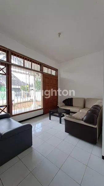 image RUMAH LUAS DEKAT SEKOLAH HWA IND DI JL. BOROBUDUR MALANG (2)
