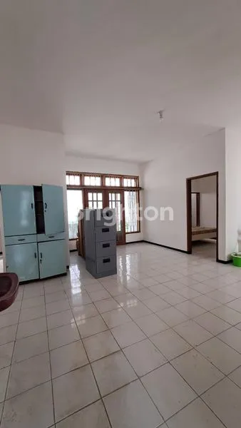 image RUMAH LUAS DEKAT SEKOLAH HWA IND DI JL. BOROBUDUR MALANG (4)