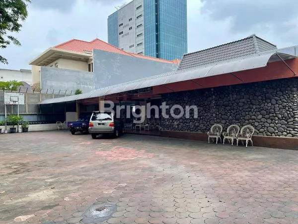 RUMAH PUSAT KOTA SURABAYA DEKAT JL PANGLIMA SUDIRMAN