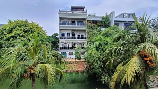 RUKO PREMIUM FOOD CITY GREEN LAKE 3.5 LANTAI, LOKASI EMAS PUSAT KULINER