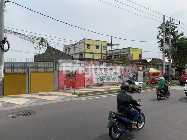 TANAH DI JALAN RAYA SEMEMI, STRATEGIS & RAMAI, COCOK BUAT SPBU, SUPERMARKET, PABRIK, RESTO, DLL, BENTUK TANAH KOTAK, TANAH SUDAH PADAT & KUAT