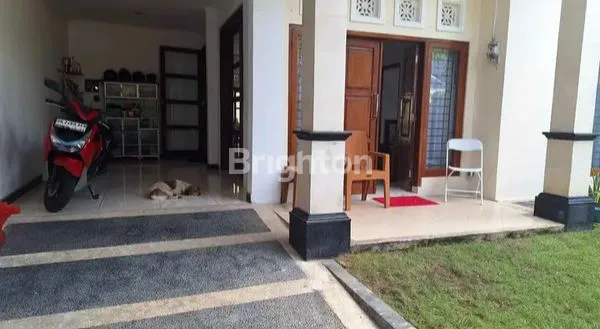 image RUMAH BAGUS TERAWAT DITAMAN GRIYA JIMBARAN (2)