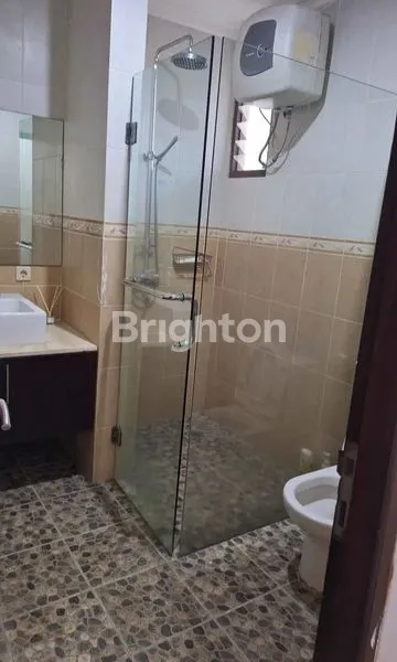 image RUMAH BAGUS TERAWAT DITAMAN GRIYA JIMBARAN (7)