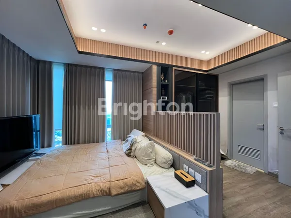 image MINIMALIS TROPIS APARTEMENT GRAND SUNGKONO LAGOON TOWER CASPIAN 3 BEDROOM ADA PRIFAT LIFT INTERIOR MEWAH  (5)