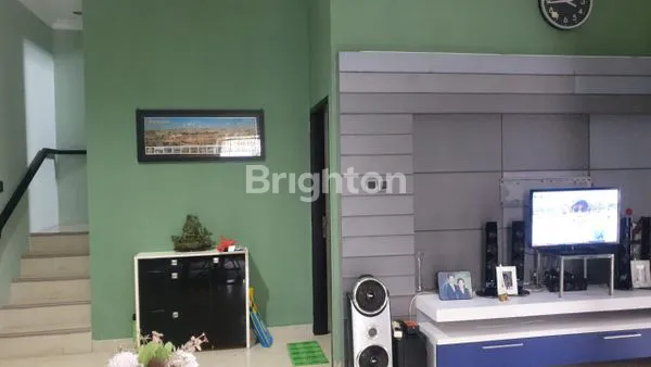 image RUMAH SIAP HUNI MANYAR DEKAT SEKOLAH PETRA DAN WISMA MUKTI (4)