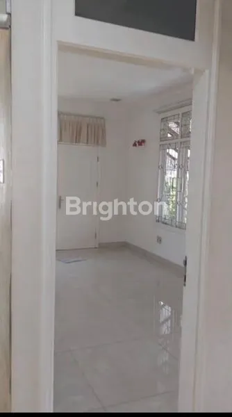 image RUMAH HOOK 2,5 LANTAI TANJUNG DUREN SEMIFURNISH (6)