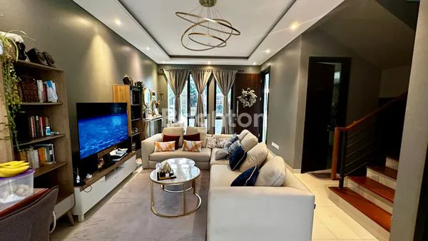 image MURAH BANGET RUMAH CANTIK 2 LANTAI DI BOULEVARD AVANI, CLUSTER INIKA BSD CITY (4)