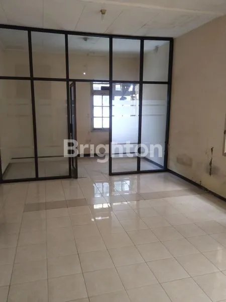 image BANGUNAN 1 LANTAI DI JALAN POROS TIDAR, MALANG. (5)