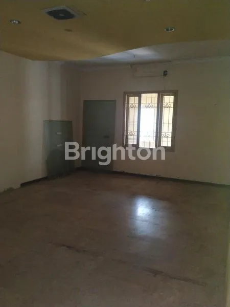 image BANGUNAN 1 LANTAI DI JALAN POROS TIDAR, MALANG. (6)