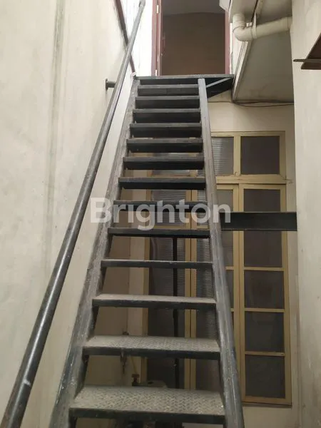 image BANGUNAN 1 LANTAI DI JALAN POROS TIDAR, MALANG. (7)
