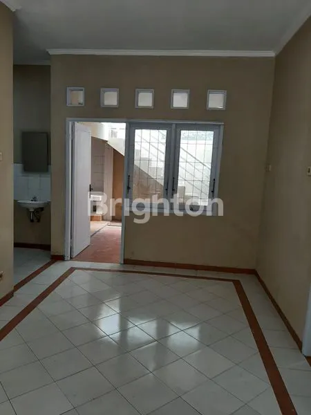 image RUMAH  DI BABATAN PRATAMA  (5)