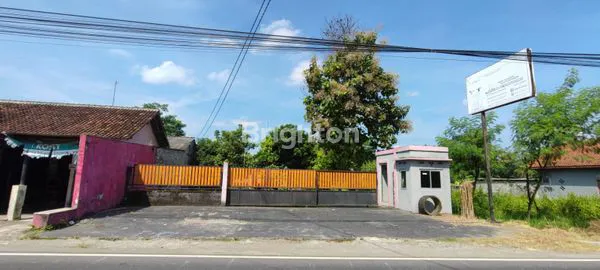 image JUAL CEPAT TANAH DAN BANGUNAN EKS KAMPUS, PINGGIR JALAN RAYA LPMP YOGYAKARTA (1)