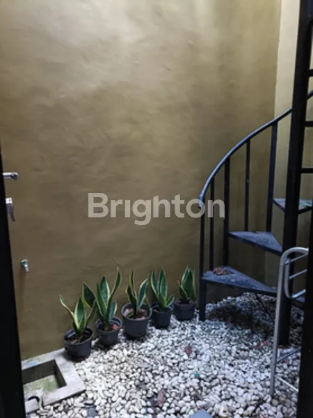 image DIJUAL RUMAH SUASANA ASRI TENANG  (8)