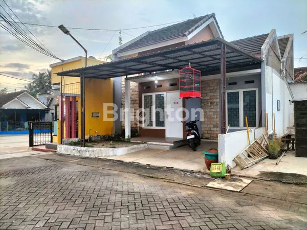 image DIJUAL MURAH RUMAH 3 KAMAR ,PERUMAHAN D PREMIER PARK KOTA KEPANJEN. (2)