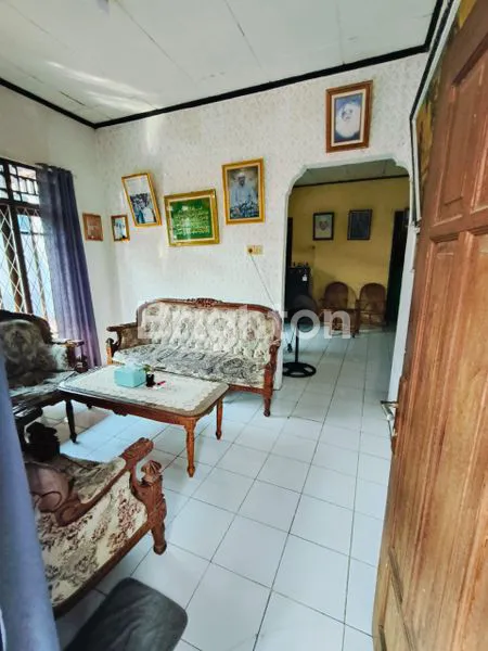image RUMAH NYAMAN DAN ASRI POSISI HOOK PINGGIR TOLL CISALAK (4)