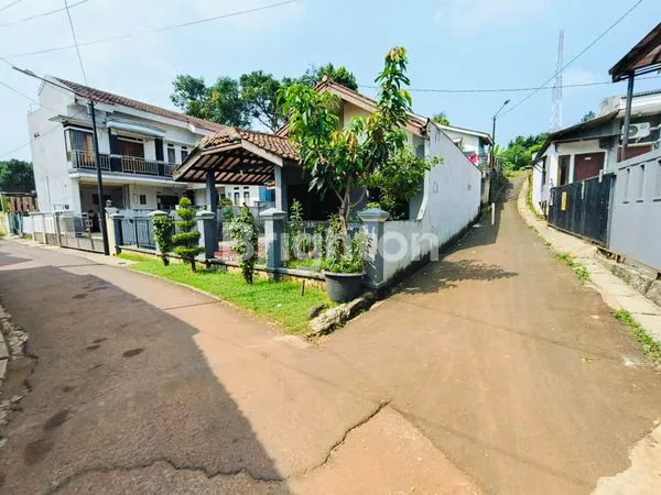 image RUMAH NYAMAN DAN ASRI POSISI HOOK PINGGIR TOLL CISALAK (2)