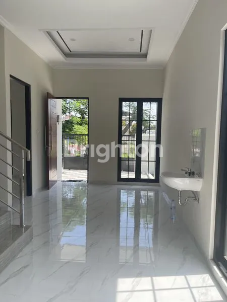 image RUMAH BARUK DUA LANTAI DIJUAL CEPAT (2)