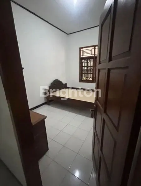image RUMAH DI KARTASURA KOTA, LOKASI BAGUS DAN STRATEGIS!! MINIM RENOVASI!! ISTIMEWA (4)