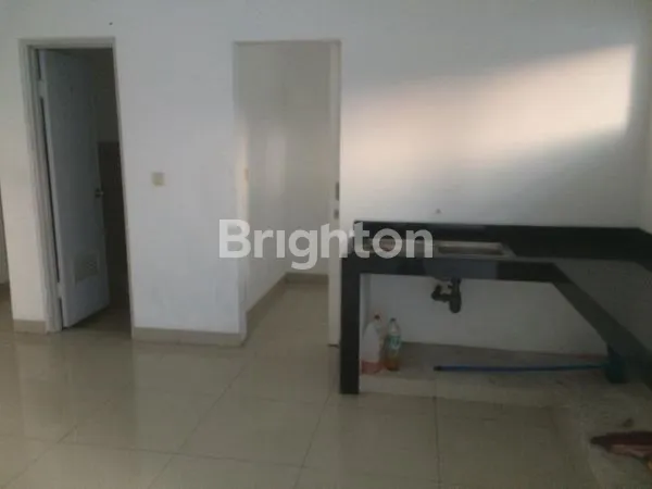 image *RUMAH MEWAH 3 LANTAI SIAP HUNI, GOLF VIEW, SELANGKAH KE JIEXPO, PRJ (3)