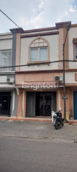 RUKO 2.5 LANTAI SIAP HUNI DEKAT PASAR MODERN BSD