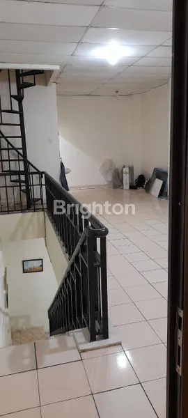 image RUKO 2.5 LANTAI SIAP HUNI DEKAT PASAR MODERN BSD (3)