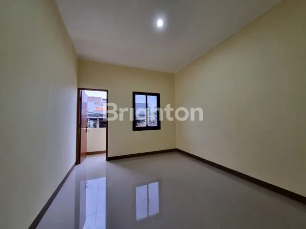 image RUMAH 3 LANTAI DI CENGKARENG (6)
