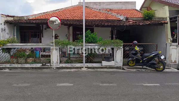 image RUMAH LUAS STRATEGIS DI PEDURUNGAN SEMARANG TIMUR (1)