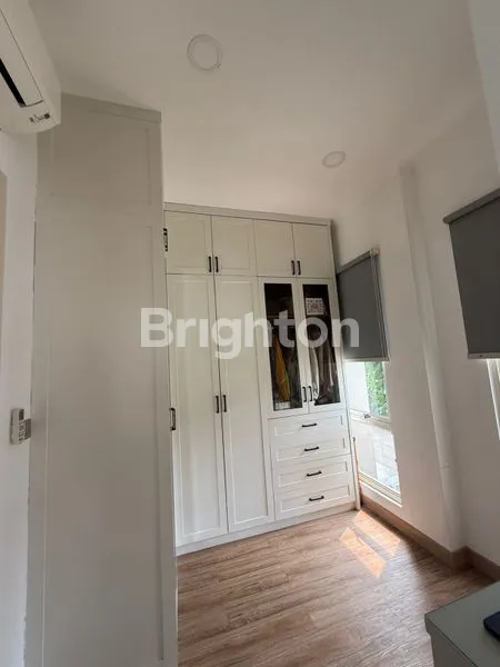 image RUMAH CAKEP DAN RAPIH DI FARADAY  GADING SERPONG TYPE MASTER (8)