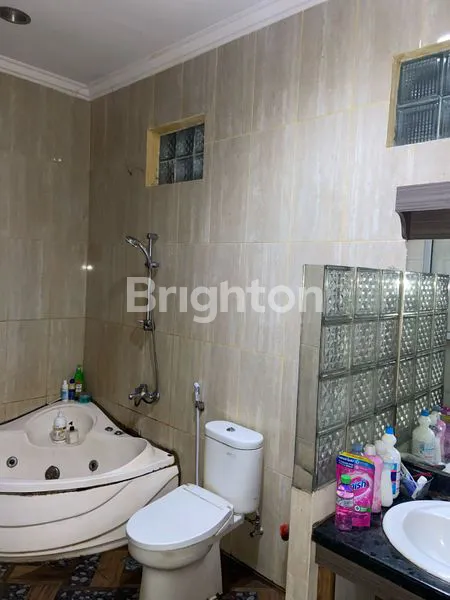 image DIJUAL CEPAT RUMAH CANTIK 2 LANTAI DI BALIKPAPAN BARU (7)
