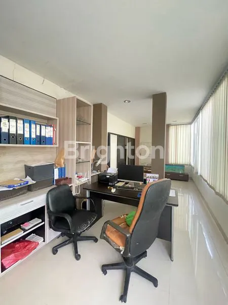 image DIJUAL CEPAT RUMAH CANTIK 2 LANTAI DI BALIKPAPAN BARU (4)