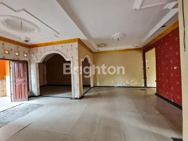 image RUMAH STRATEGIS & ASRI PINGGIR JALAN BESAR, DEKAT UNGARAN SQUARE (3)