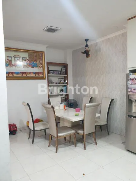 image RUMAH MEWAH SERENADE LAKE GADING SERPONG (5)