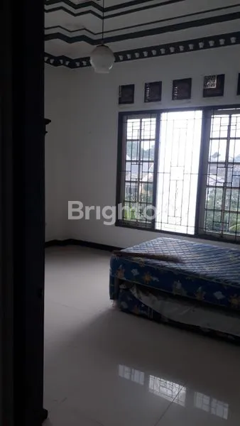 image RUMAH STRATEGIS DUA LANTAI POSISI HOOK DI BSD  (8)